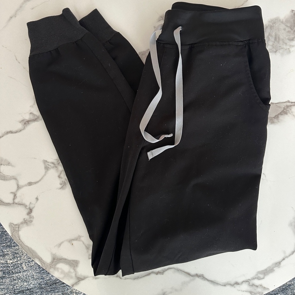 Figs- Black Jogger Scrub Pants
